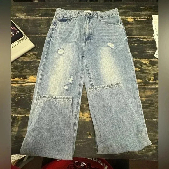 INSANE GENE DISTRESSED MOM JEANS SIZE 9 - Picture 1 of 6